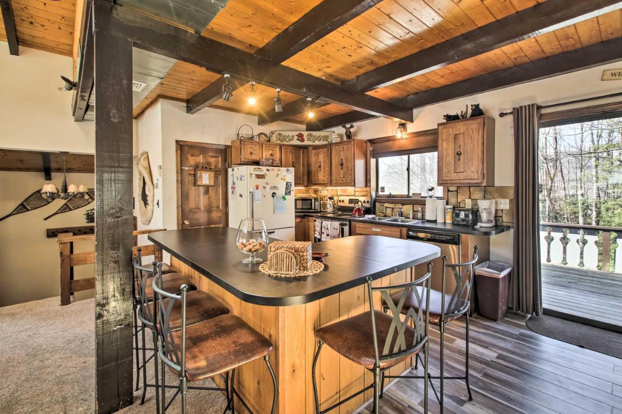 Swiss-Style Chalet With Fireplace - Near Story Land! Бартлет Екстериор снимка