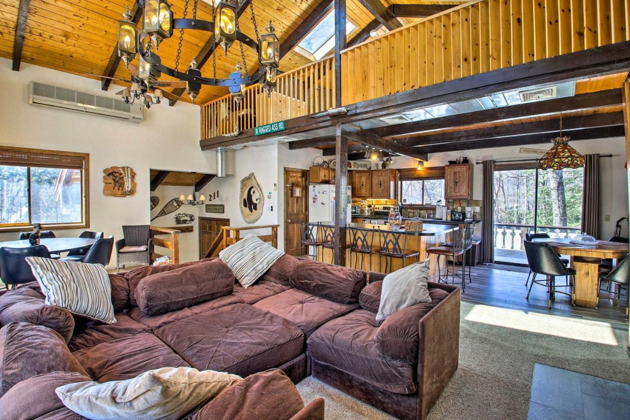 Swiss-Style Chalet With Fireplace - Near Story Land! Бартлет Екстериор снимка